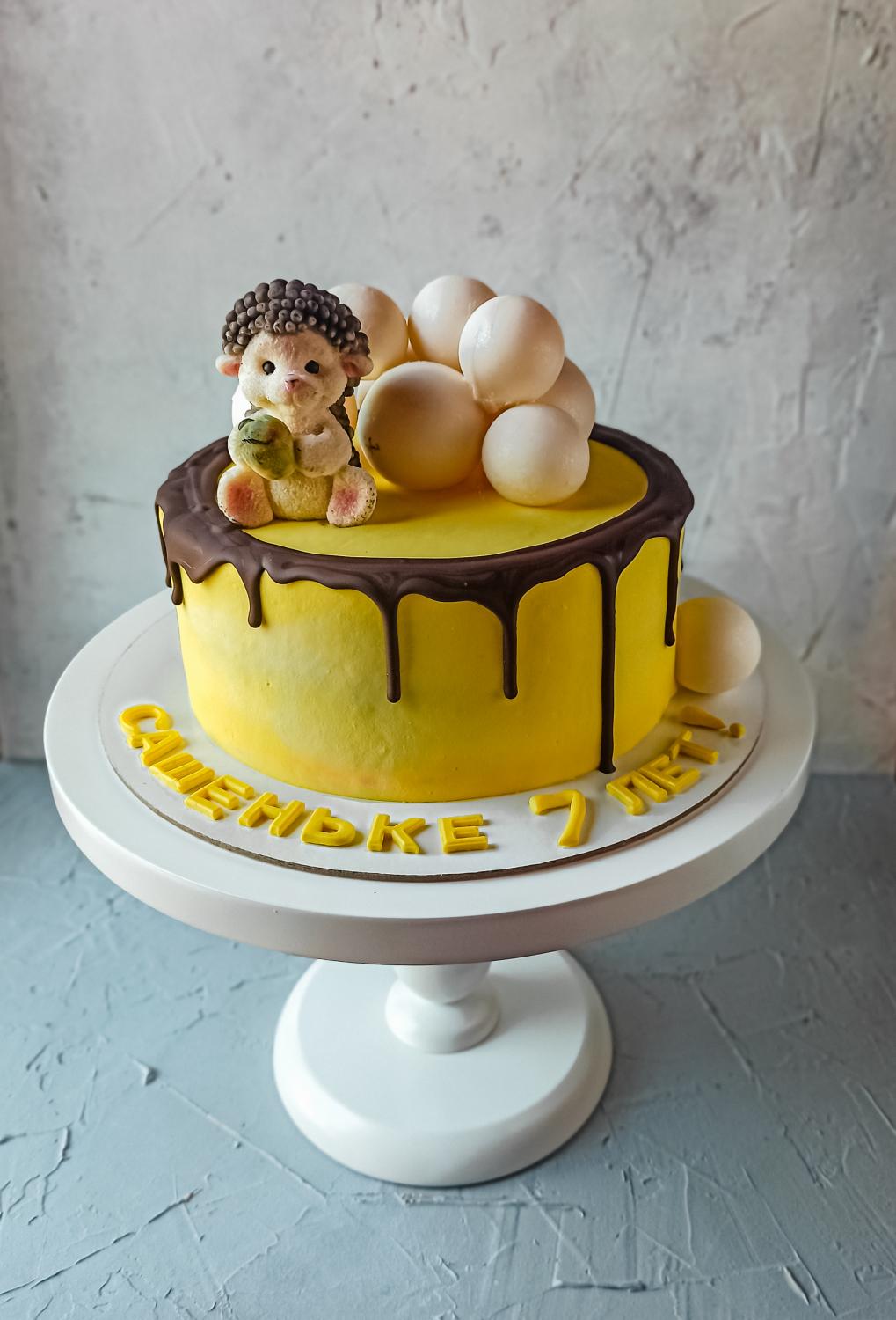 с шоколадным декором